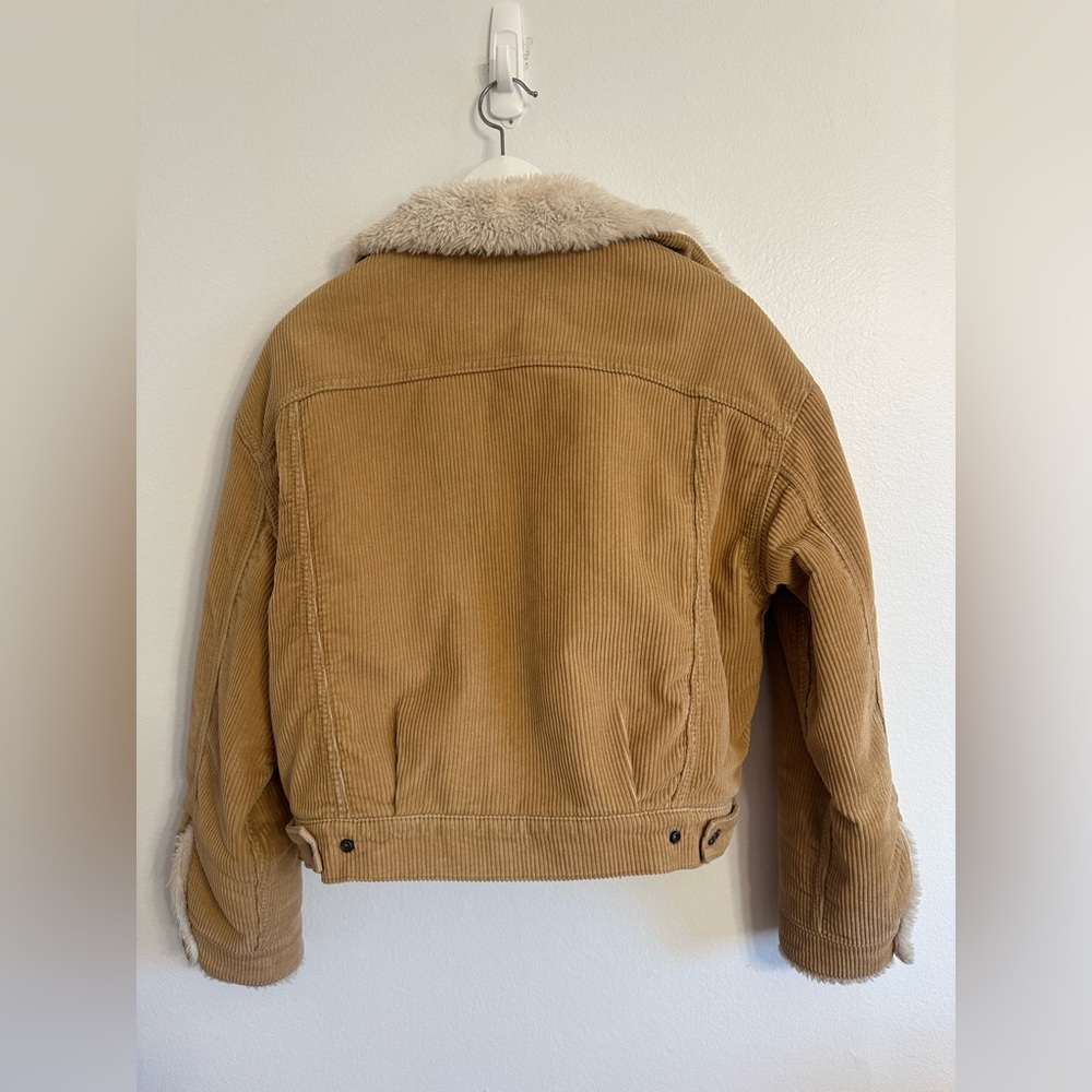 Cropped Levi’s jacket size small - Picture 6 of 7